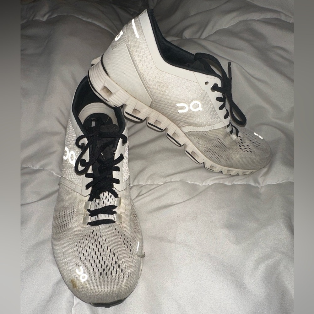 On running women’s cloud tec white athletic shoes 6.5 activewear